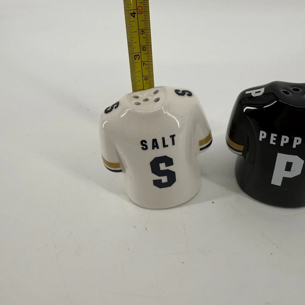 Los‎ Angeles Rams NFL Football Jersey Ceramic Salt and Pepper Shaker Set